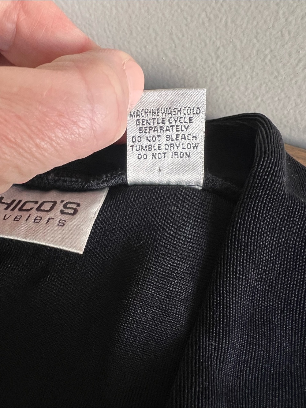 CHICOS Travelers Top Cardigan Sz 0 S Slinky Black Button V Neck Long 3/4 Sleeves - Picture 7 of 8
